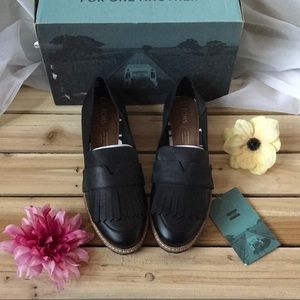 TOMS Women’s Mallory leather flat loafers